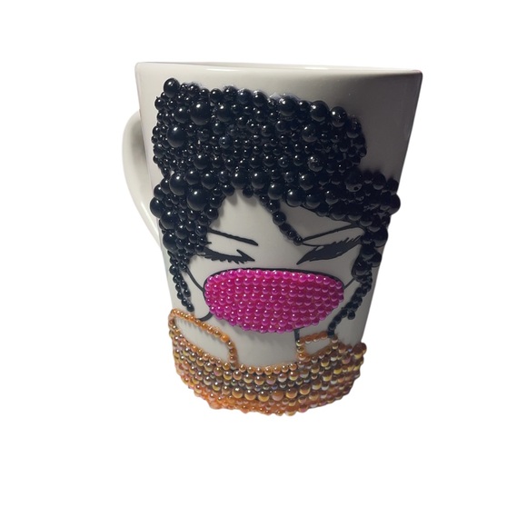 Stylish Beaded Mug with Pink and Black Design - Picture 7 of 8